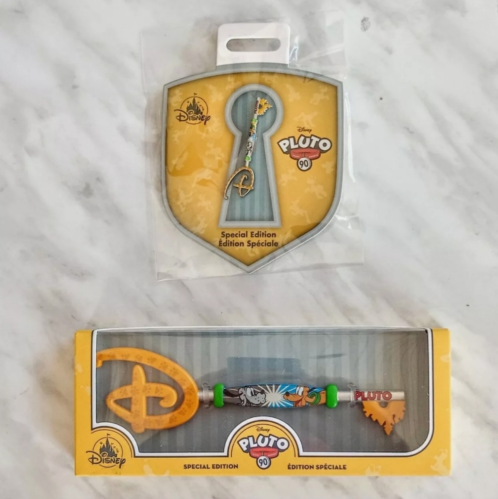 Pluto 90th Anniversary Disney Key & Key Pin Limited Edition from 2020 new in box
